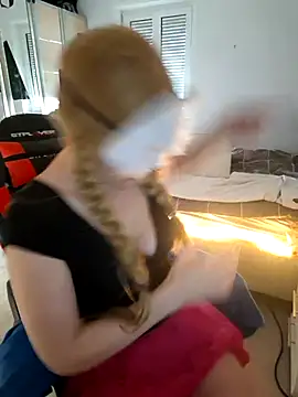 SexyLayla1 online show from March 9, 6:27 am