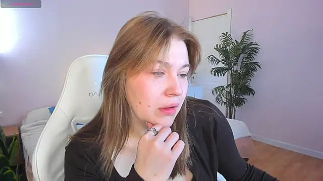 Colleen Blake online show from February 15, 5:23 pm