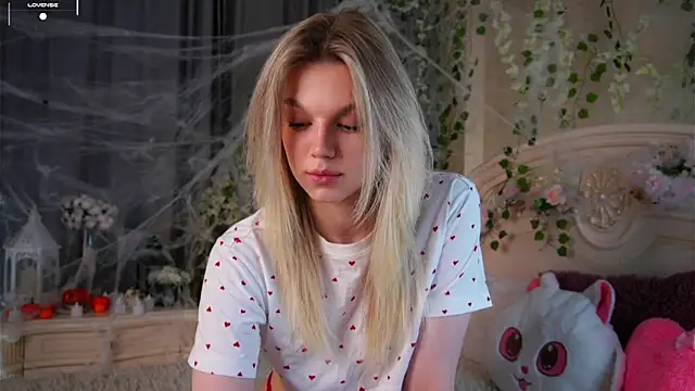 EdlinAlliston online show from November 1, 1:48 pm