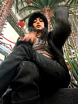 Lila Desiree online show from November 25, 1:08 am