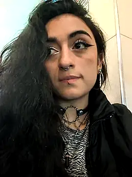 Lila Desiree online show from November 20, 10:00 pm