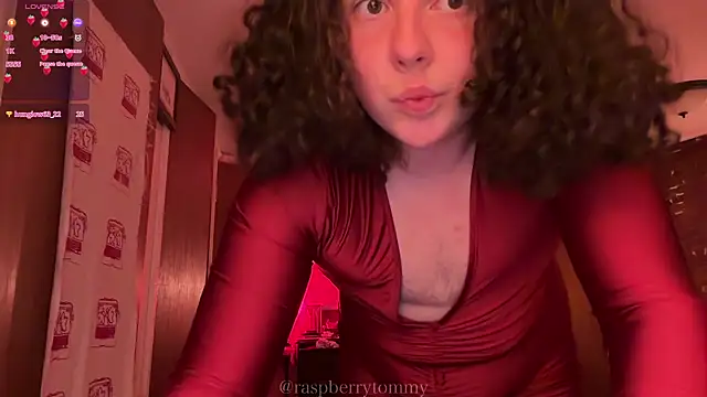 Snapshot of RaspberryTommyFTM chatting on October 27, 2:51 am RaspberryTommyFTM online show from October 27, 2:51 am