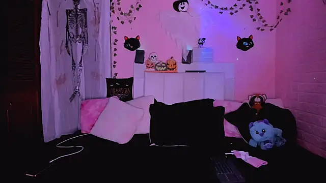 gabyye capprins online show from October 29, 12:26 am