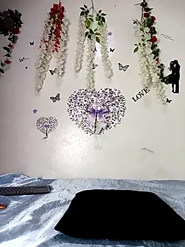 Tifanny Love33 online show from September 10, 9:48 pm