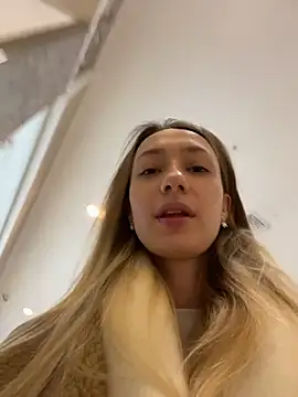 Lia  Love online show from November 27, 12:30 pm