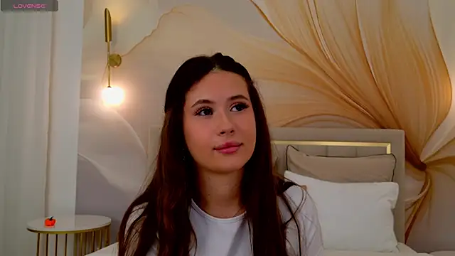 milaleoneli online show from February 9, 3:14 pm