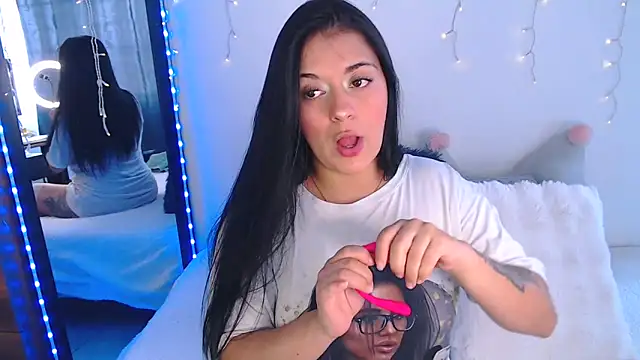 Samanta james19 online show from April 2, 6:05 pm