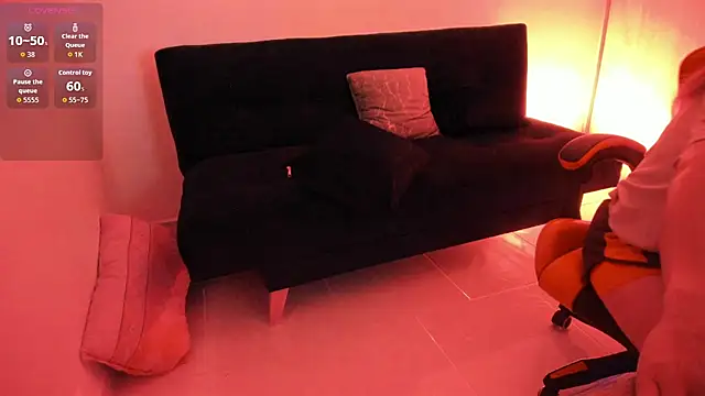 Snapshot of AMBER_LOVE22 chatting on October 30, 4:04 am AMBER LOVE22 online show from October 30, 4:04 am