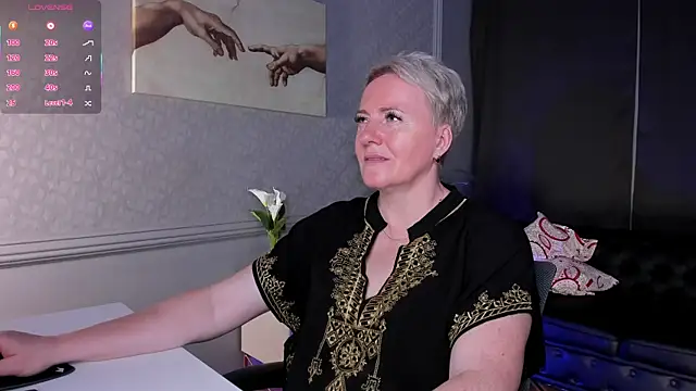 Nika Smit online show from June 26, 9:10 am