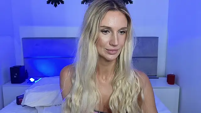 Megan Kira online show from May 31, 3:18 pm