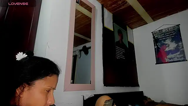 Nenita Hot  online show from October 8, 7:35 am