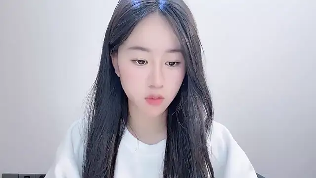 chloe-01 online show from December 18, 12:54 pm