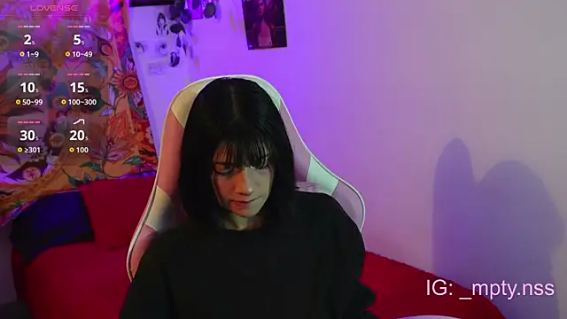 HiScarlett online show from November 11, 9:39 am