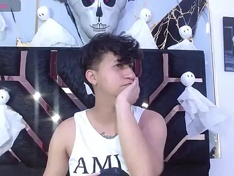 Im Milan Rs online show from October 22, 7:08 pm