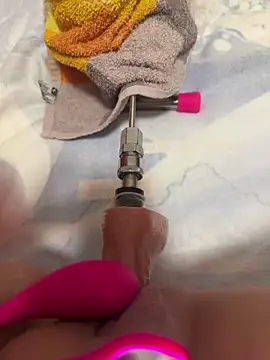 luisa1 online show from April 8, 6:54 pm