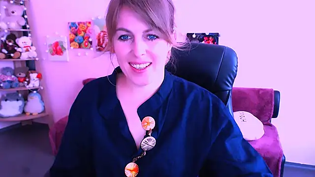 Hot Milady online show from April 3, 7:50 am