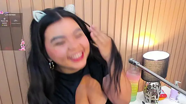 klhoe boobs online show from February 6, 4:27 am