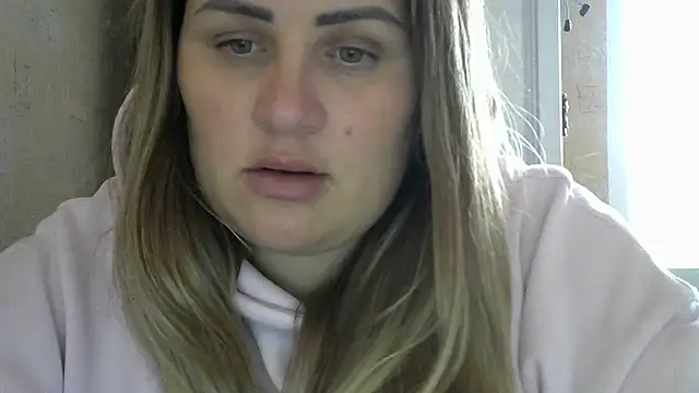 Snapshot of Honeydew-Waves chatting on October 28, 11:27 am Honeydew-Waves online show from October 28, 11:27 am