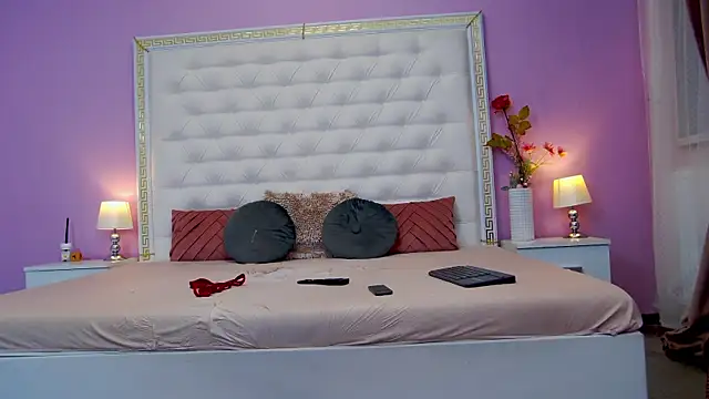 Lenna Paul online show from September 29, 4:06 am