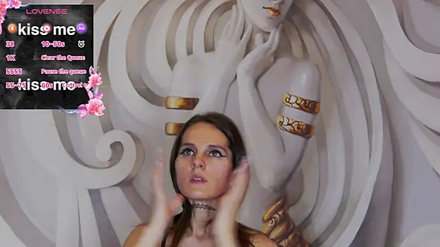 hailey peach online show from October 16, 5:15 pm