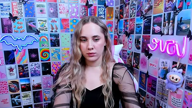 MiaMilas online show from March 18, 2:55 pm