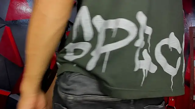 Hana and Zeta online show from November 5, 12:32 pm