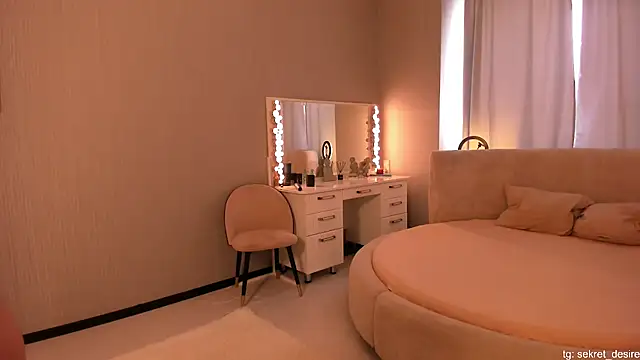 sincere shyness online show from February 23, 12:04 pm