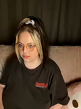 ChubbyBubs online show from October 27, 4:46 pm