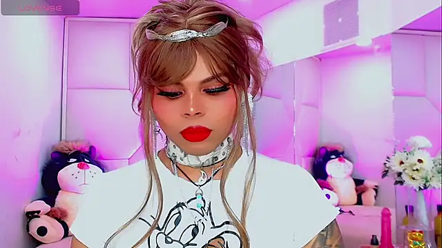 Snapshot of AdanKinng chatting on October 19, 6:37 am AdanKinng online show from October 19, 6:37 am