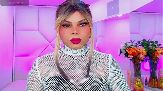 Snapshot of AdanKinng chatting on September 13, 6:43 am AdanKinng online show from September 13, 6:43 am