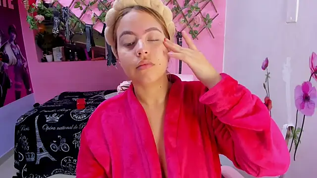 Snapshot of marcellaa303av chatting on September 22, 1:20 pm marcellaa303av online show from September 22, 1:20 pm