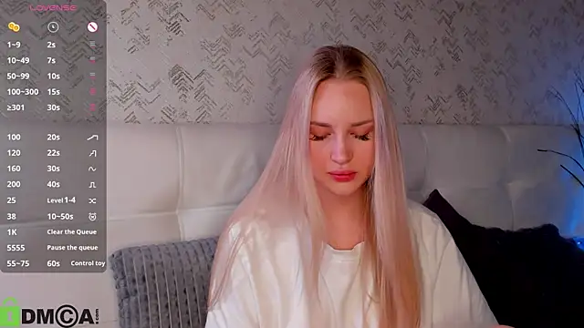 Carol  Cox online show from October 6, 11:20 pm