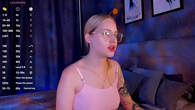 Carol  Cox online show from September 18, 1:04 am