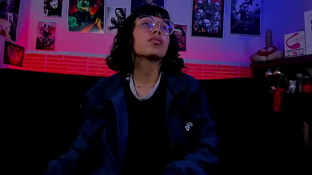 lilith-deveraux online show from September 22, 1:48 am