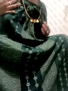 Snapshot of gunjan22 chatting on October 10, 11:59 am gunjan22 online show from October 10, 11:59 am