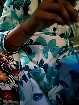 Snapshot of gunjan22 chatting on September 17, 10:02 am gunjan22 online show from September 17, 10:02 am