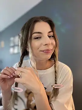 Mia Ethan online show from May 10, 9:11 am