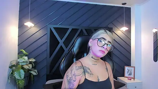 Alahia Dangelo online show from September 18, 11:31 am