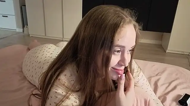 endlesssoffi online show from April 11, 7:50 pm