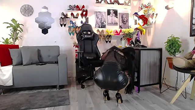 Carlajohnson online show from March 19, 3:44 am