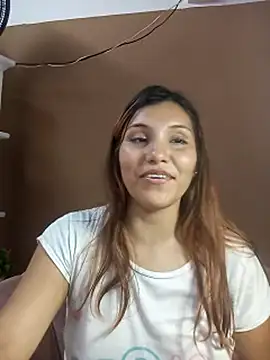 naomililu online show from April 18, 7:58 pm