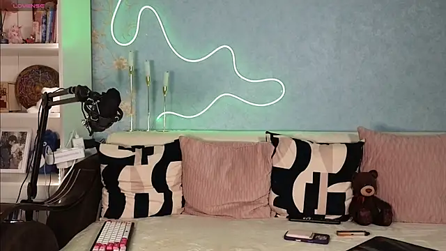 Anal Girl  online show from October 12, 5:15 pm