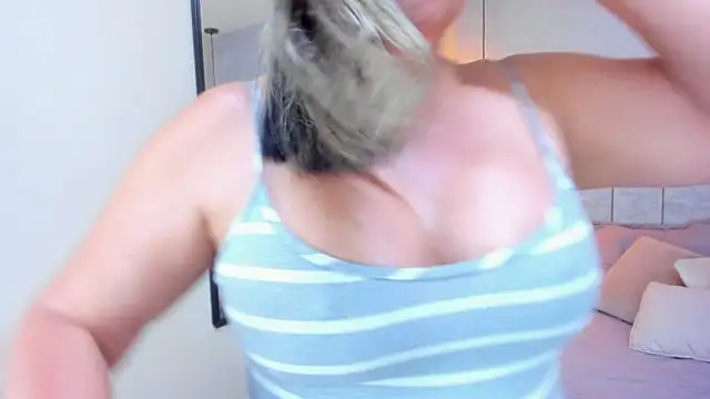 tutu milf online show from February 3, 7:18 pm