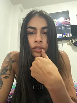 emilie xx  online show from October 4, 9:19 pm