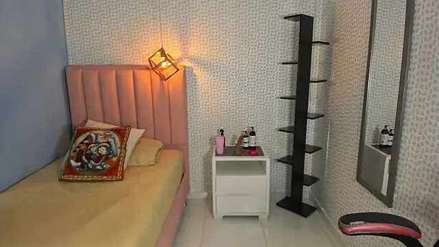 DENISERICHARD2 online show from November 26, 2:56 am