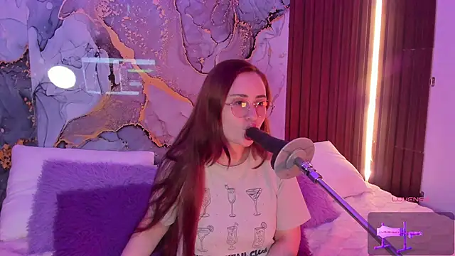 centaurigirl online show from January 11, 4:39 am