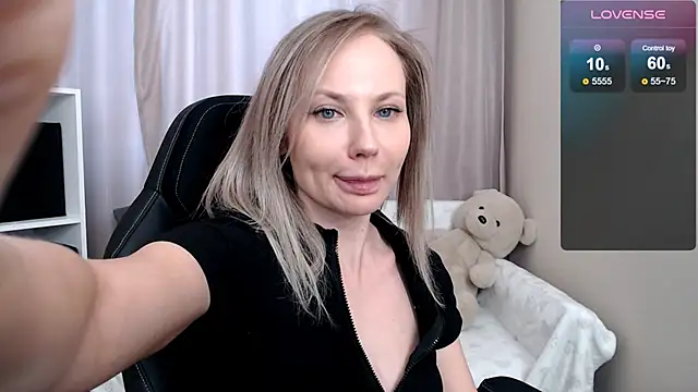 Sunny bunny6 online show from February 23, 4:02 am