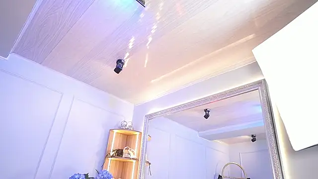 elasummer online show from April 8, 12:51 pm