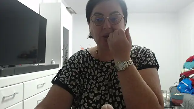 Amandamuller1982 online show from September 27, 9:55 pm