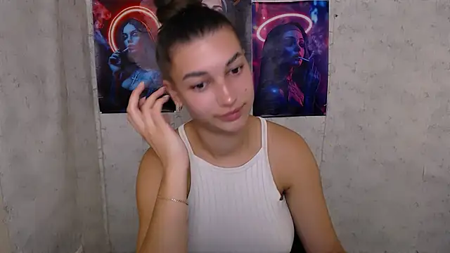 Snapshot of KarolinaRosse_ chatting on September 20, 6:34 am KarolinaRosse  online show from September 20, 6:34 am